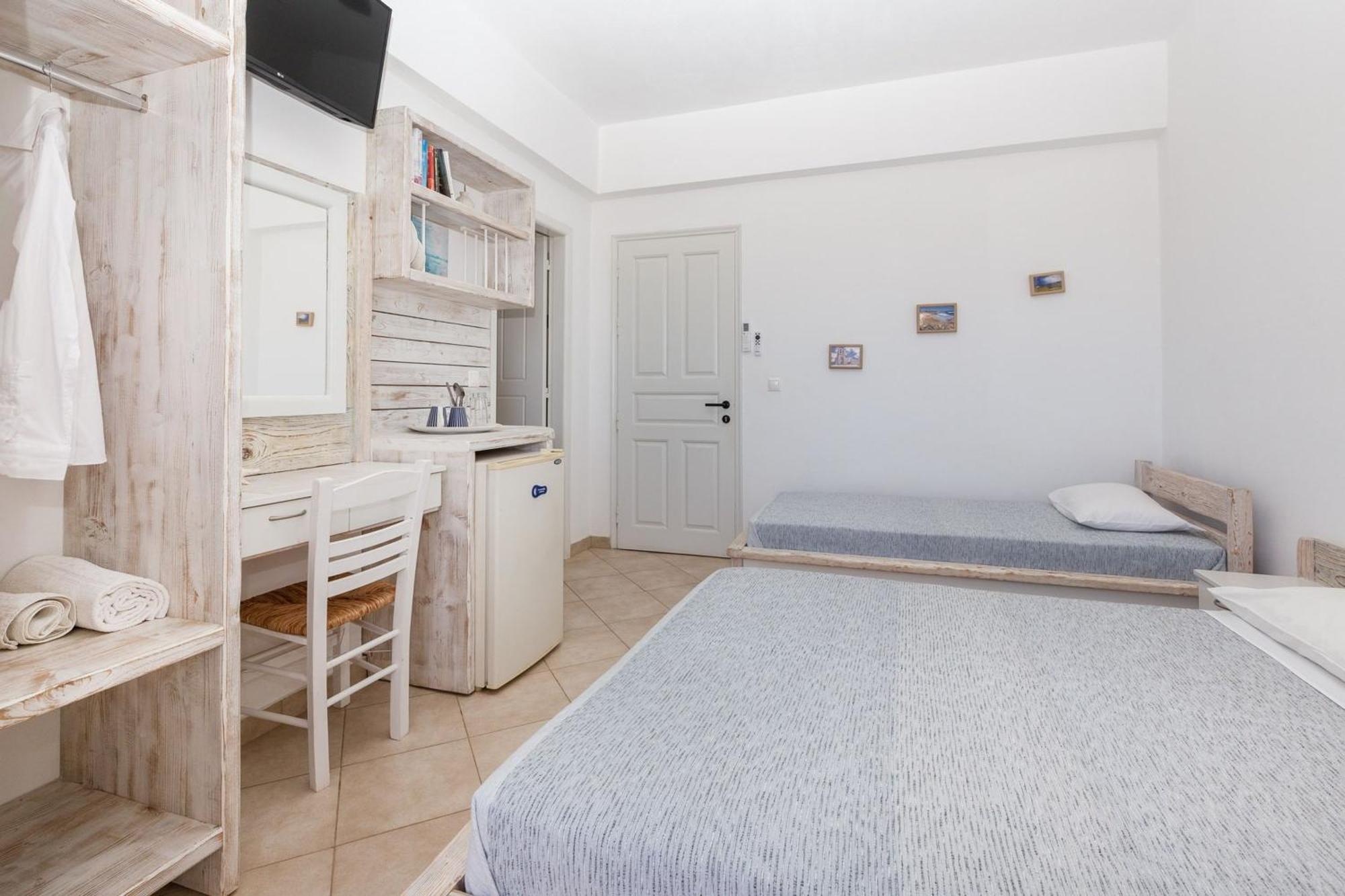 Harama Hotel Schinousa Schoinoussa 外观 照片